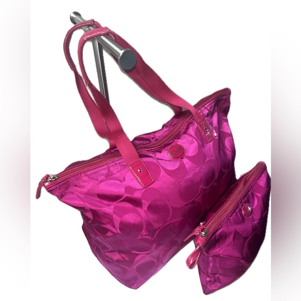 COACH Signature Pink Monogram Weekender Shoulder Bag Snap on Int. Matching Pouch - Picture 3 of 14